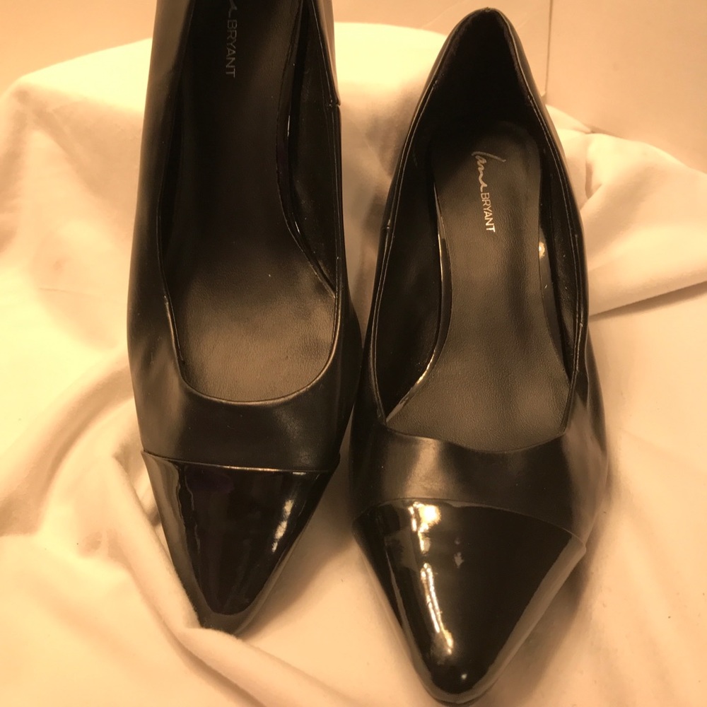 Ladies Lane Bryant Black dress shoe 10W